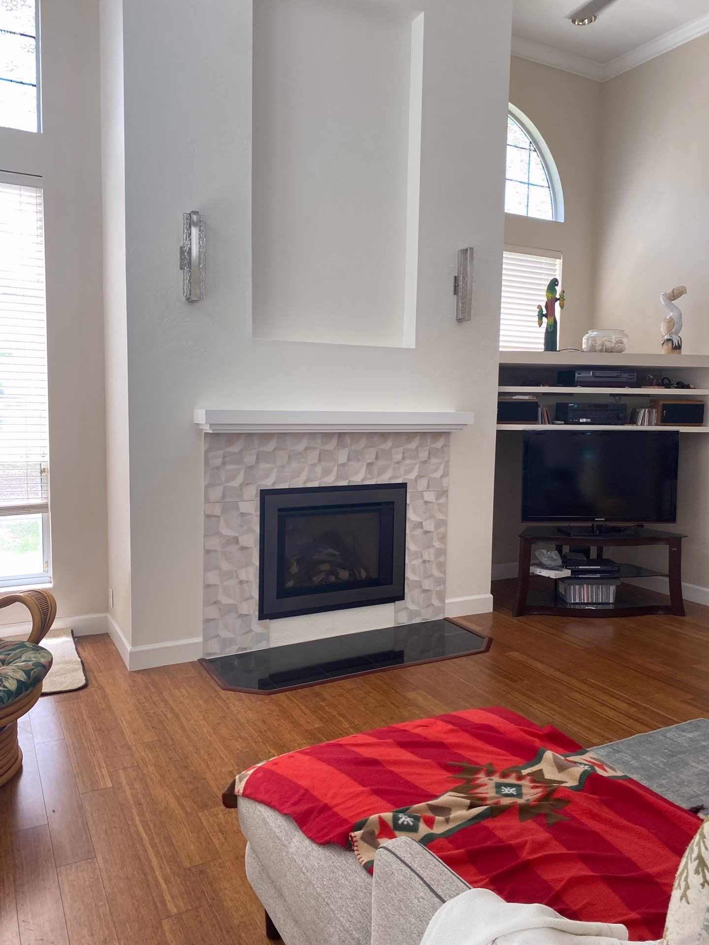 Living room image with wood fire case